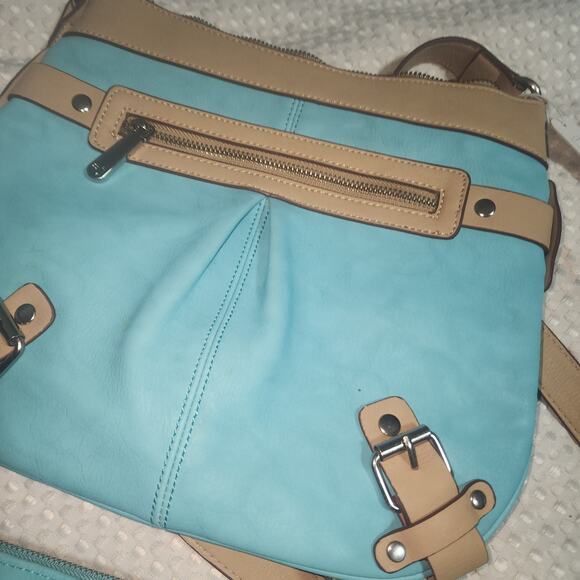 CHARMING CHARLIE NWT TURQUOISE CROSSBODY BAG & MATCHING WALLET COMBO - Picture 2 of 11